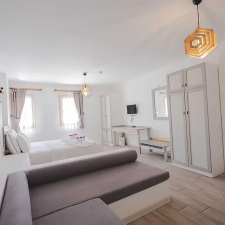 ホテル White Orange 3*