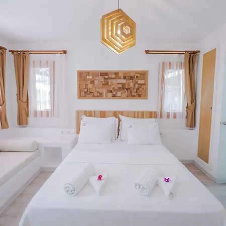 ホテル White Orange イズミル