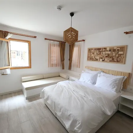 White Orange 3* イズミル