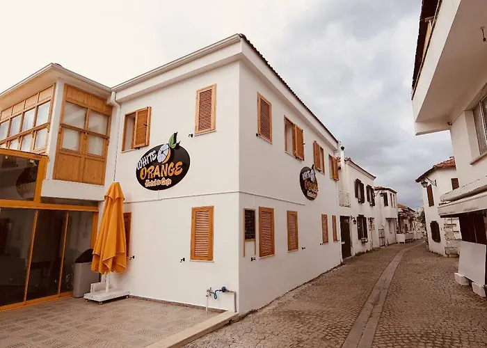 White Orange 3* איזמיר