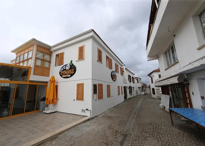 White Orange איזמיר