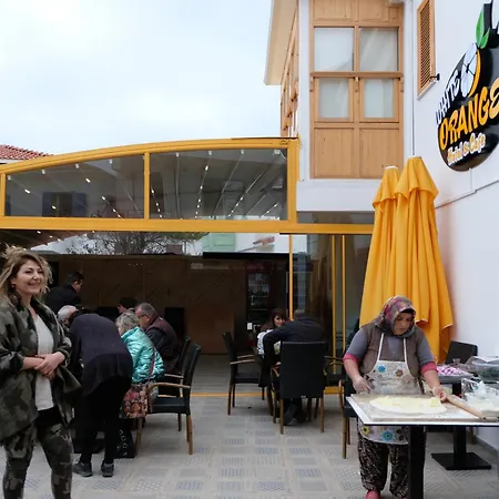 فندق White Orange 3*