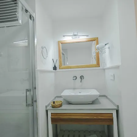 White Orange ホテル