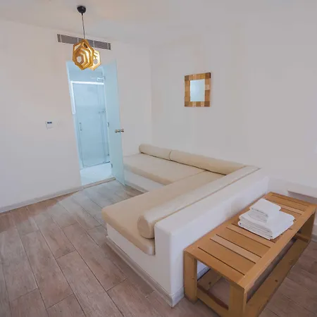 فندق White Orange 3*