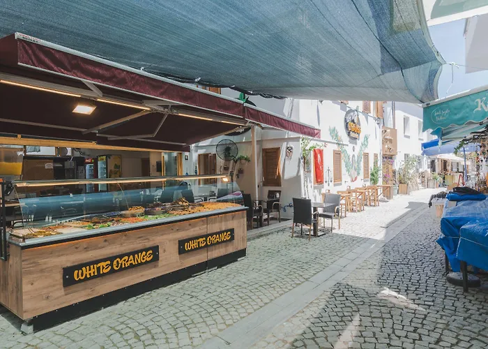 White Orange 3* Esmirna