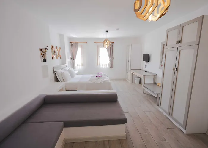 White Orange 3* Esmirna